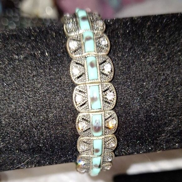 A Women's Stretch Bracelet Silver Tone Filigree Panel Faux Turquoise Rhinestone - Picture 5 of 8
